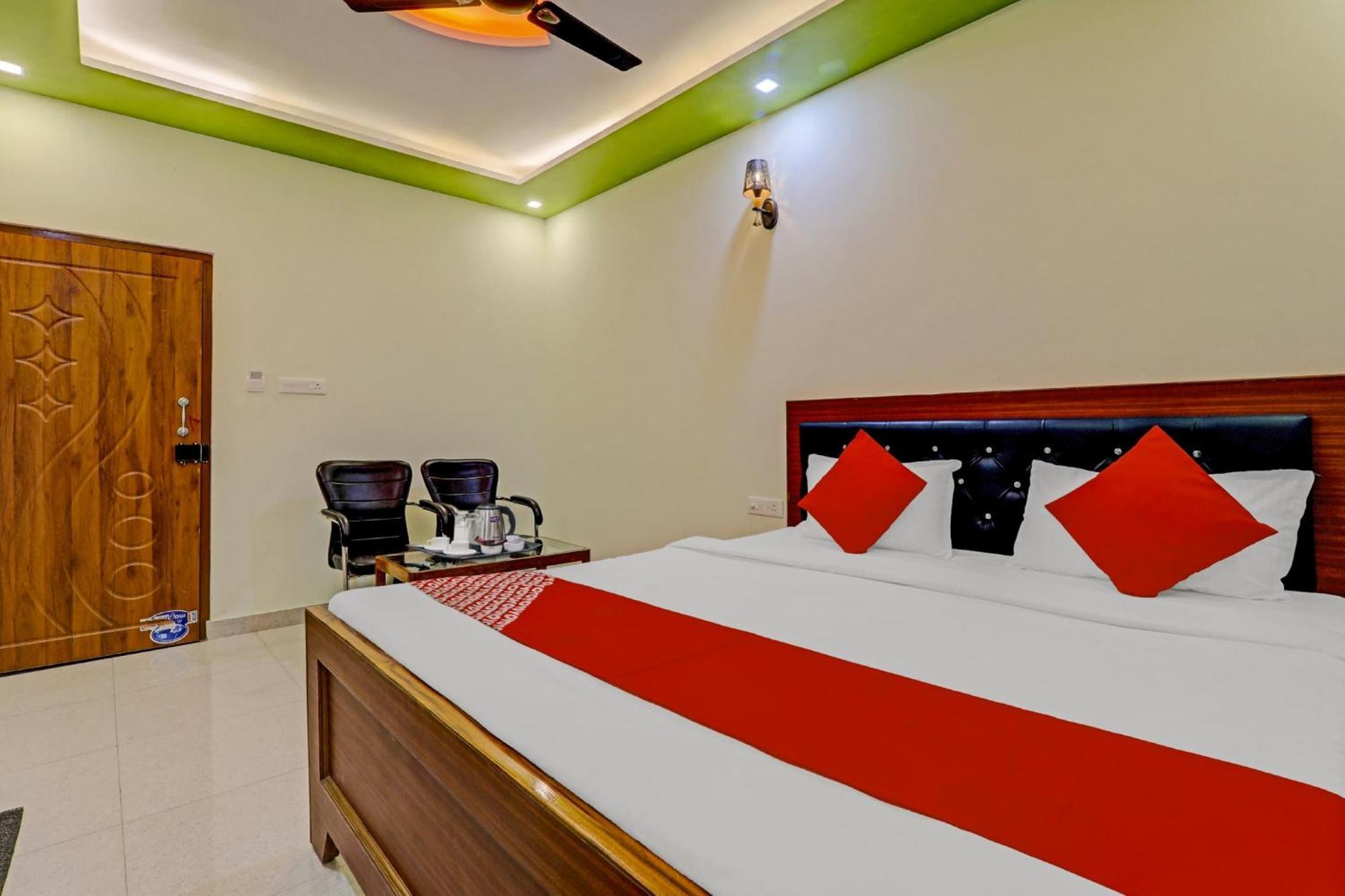 Hotel O Chauhan Palace Lucknow Buitenkant foto