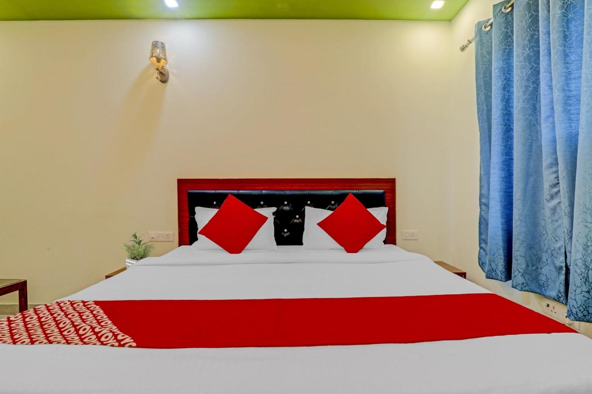 Hotel O Chauhan Palace Lucknow Buitenkant foto